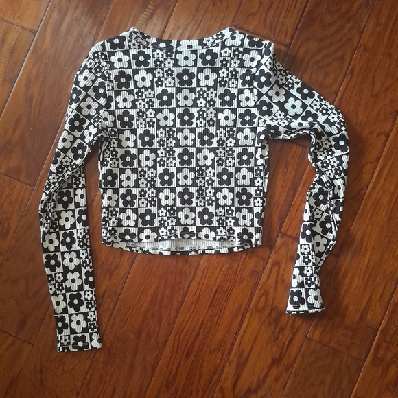 🎉Wild Fable Colorblock Floral Ribbed Long Sleeve Crop Top Size Medium - Picture 3 of 4